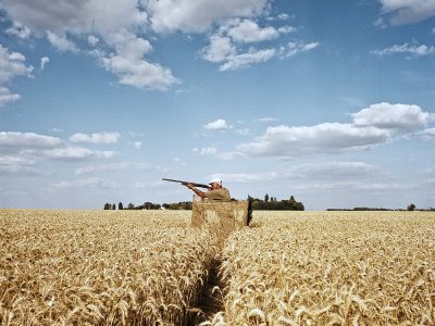 Un chasseur sur le plateau de Saclay en Essonne / © Valerio Vincenzo