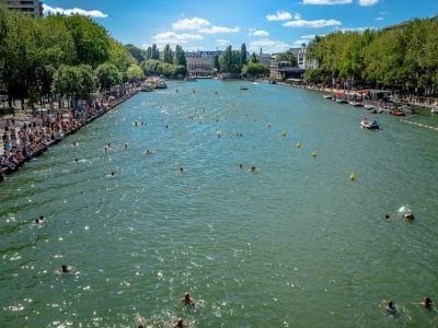 Un 28 août au bassin de la Villette à Paris / © Nicolas Rochette