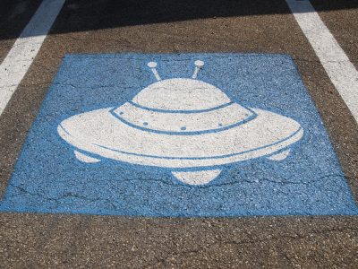Place de parking pour ovni / © Thierry Ehrmann