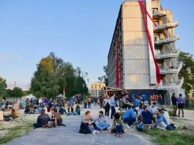 Le 6b sera bientôt pérennisé grâce à un rachat du bâtiment et une mise aux normes. © Le 6b