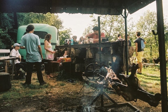 Barbecue à la Ferme du Bonheur à Nanterre / © La Ferme du Bonheur