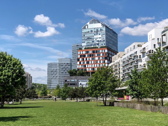 Le siège du laboratoire Roche à Boulogne imaginé par Jean Nouvel / © Jean-Fabien Leclanche pour Enlarge your Paris