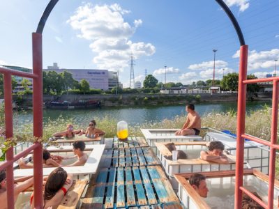 Les bains Superfluides lors l'édition 2017 du festival Bellastock sur l'Île-Saint-Denis / © Alexis Leclercq