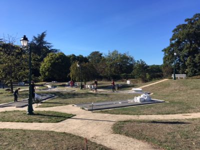 Le mini-golf du Parc floral dans le bois de Vincennes / © Steve Stillman pour Enlarge your Paris