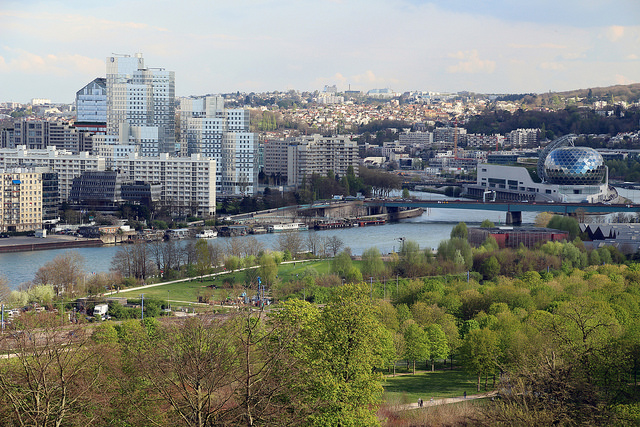 Vue sur Boulogne et l'île Seguin depuis le parc de Saint-Cloud / © Fred Romero (Creative commons - Flickr)