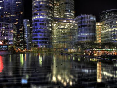 La fontaine Agam sur le parvis de La Défense / © Rog01 (Creative commons - Flickr)