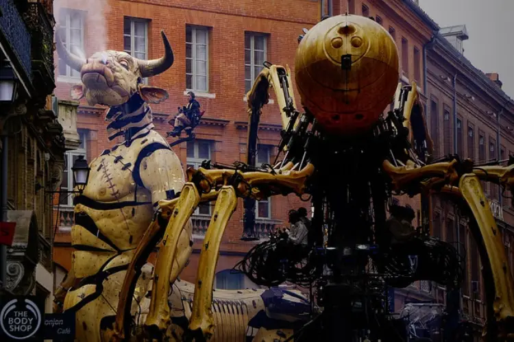 La parade du Minotaure de la compagnie Les Machines à Toulouse début novembre / © Guillaume Carta (Creative commons – Flickr)