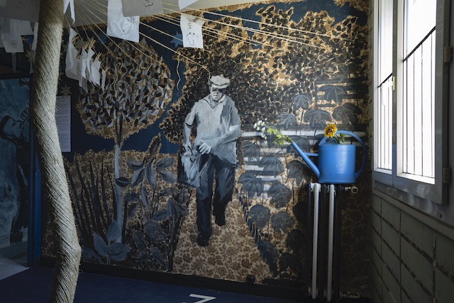 Oeuvre de l'artiste Françoise Lepaulmier à la cité Gagarine à Ivry / © Patrick Dubois