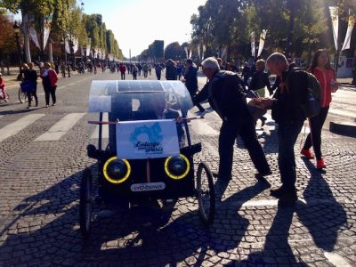 Le Cyclospace, voiture à pédales Made in Montrouge lors de la seconde Journée sans voiture à Paris / © Steve Stillman pour Enlarge your Paris