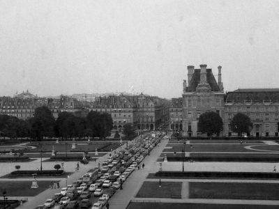 Embouteillage au Louvre en juin 1970 / @ Osbornb (Creative commons - Flickr)