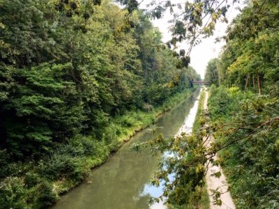 Le canal de l'Ourcq le long du parc de la Poudrerie / © Steve Stillman pour Enlarge your Paris