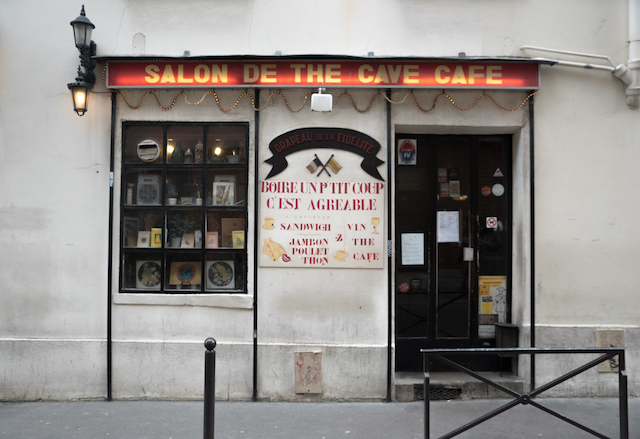 Le Drapeau de la fidélité dans le 15e / © Parisianavores