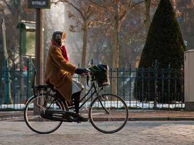 Cycliste à Paris place d'Italie / © Roman Bonnefoy (Wikimedia commons)