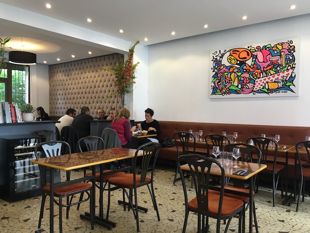 Le restaurant L'Amitié / © Steve Stillman pour Enlarge your Paris