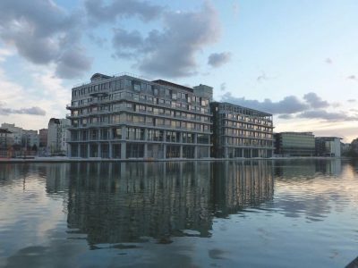 Les Magasins généraux à Pantin / © ABELLEGO (Wikimedia Commons)