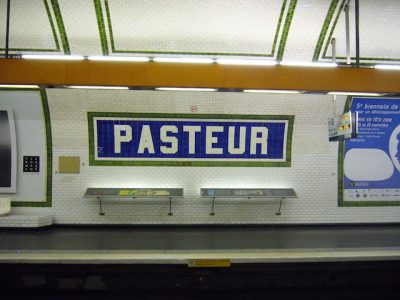 Station de métro à Paris en hommage à Louis Pasteur, à l'origine d'une vraie révolution dans le système de santé / © Greenski (Wikimedia commons)