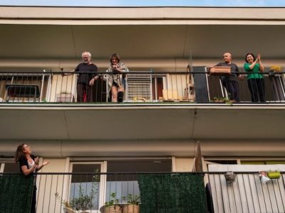 Applaudissements à 20h à Bagnolet / © Jérômine Derigny pour Enlarge your Paris