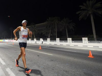 Yohann Diniz lors de l'épreuve de 50 km marche des championnats du monde d'athlétisme à Doha en 2019 / KMSP/FFA