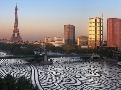 Photo prise par un Parisien confiné et customisé par le street artiste Jordane Saget / © Jordane Saget