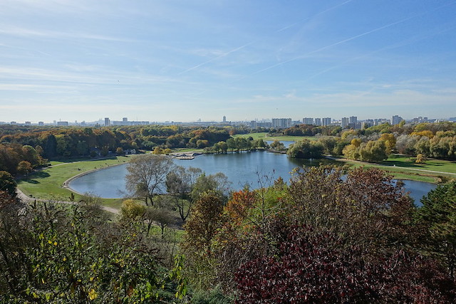 Le parc Georges-Valbon à La Courneuve, 70ha plus grand que Central Park / © Guilhem Vellut (Creative commons - Flickr)