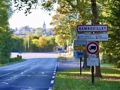 Les Yvelines et Rambouillet font partie des secteurs particulièrement recherchés par les Parisiens et les habitants de petite couronne en quête d'une maison au vert depuis la fin du confinement / © Nicolas DUPREY - CD 78