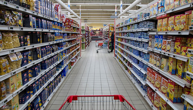 Les rayons d'un supermarché en France / © Chat_44 (Flickr - Creative commons)