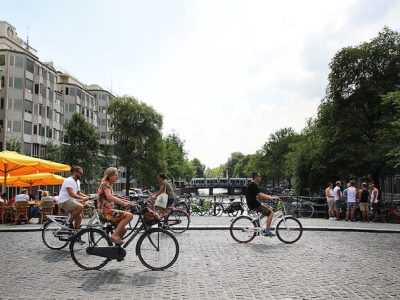 Cyclistes dans les rues d'Amsterdam / © Jaimilee.beale (Creative commons - Flickr)
