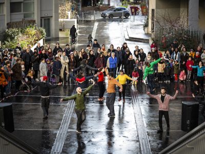 Le festival Frontière(s)//La Grande Tablée mettra en scène les pratiques artistiques amateurs dans les rues du 20e arrondissement samedi 26 septembre / © Joseph Banderet