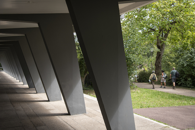 Jour 5. A Massy-Palaiseau, près de l'opéra, le long de la  Ligne 18 / © Jérômine Derigny pour Enlarge your Paris