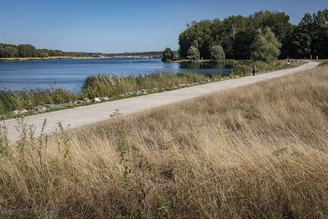 Jour 9. Base de loisirs de Vaires-Torcy, futur site des Jeux olympiques de Paris 2024. La base a été créée sur une ancienne carrière de sable / © Jérômine Derigny pour Enlarge your Paris