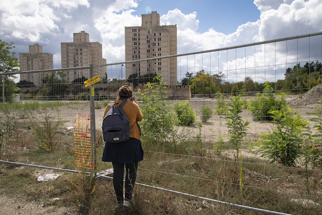 Jour 12. Dans le Fort d’Aubervilliers en travaux, ancienne emprise militaire de 24ha. Fermé au public, le fort abrite dans ses casemates des artistes et des acteurs de l’économie sociale et solidaire / © Jérômine Derigny pour Enlarge your Paris