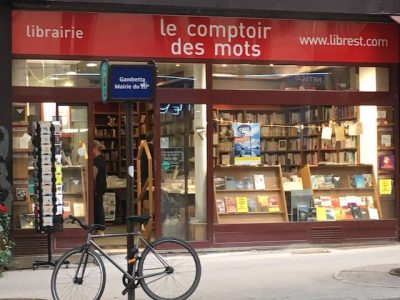 La librairie le Comptoir des mots dans le 20e fait partie du réseau de libraires indépendants grand-parisiens Librest qui va proposer le click & collect et la vente par correspondance pendant le confinement / © Le Comptoir des mots