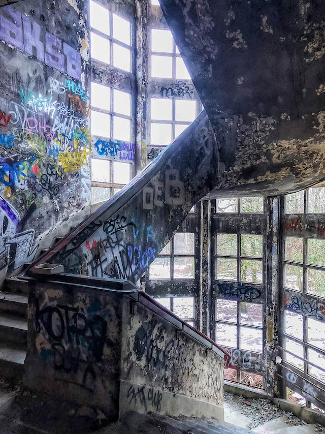 Sanatorium d'Aincourt dans le Val-d'Oise / © Julien Fréchin