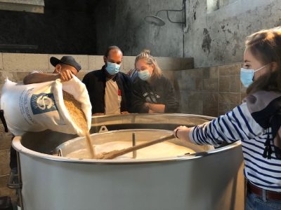 Atelier brassage de bière chez Inkraftbeer Company dans le Parc naturel de la Haute Vallée de Chevreuse / © Inkraftbeer Company