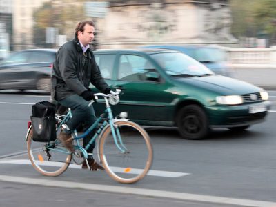 Cycliste à Paris / © Jean-François Gornet (Creative commons - Flickr)
