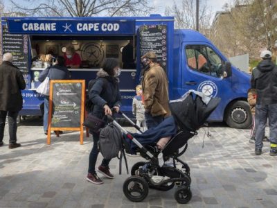Le food truck La Cabane de Cape Cod dans le parc Martin Luther King à Paris dans le 17e / © Jérômine Derigny pour Enlarge your Paris