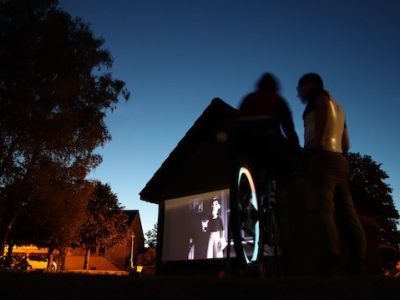 Une séance de cinéma en plein air organisée par l'association CinéCyclo / © CinéCyclo