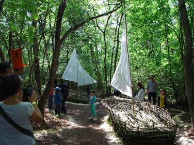 Oeuvre de l'artiste Dany Lof à l'occasion d'une précédente édition du Festival de Land Art de Buthiers en Seine-et-Marne / DR