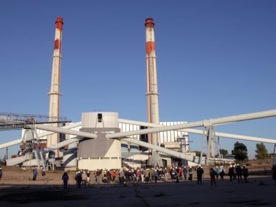 L'ancienne centrale EDF de Vitry accueille une série de déambulations artistiques du 17 au 19 septembre / © Des Ricochets sur les pavés