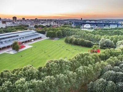 Le parc de la Villette, plus grand parc de Paris avec ses 55 ha / © La Villette