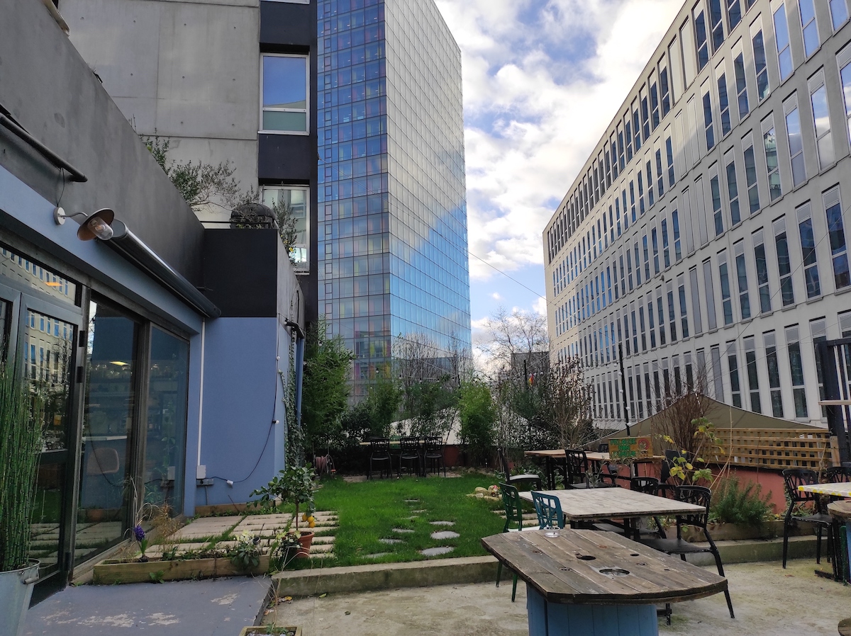 Isolé, le restaurant qui s'est installé au rez-de-chaussée d'un pavillon de banlieue à Montreuil / © Joséphine Lebard pour Enlarge your Paris