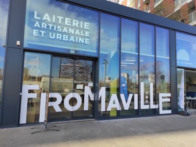 A la tête de la fromagerie Fromaville à Saint-Ouen, Xavier Hugol-Gential est le premier producteur de fromage du 93 / © Joséphine Lebard pour Enlarge your Paris