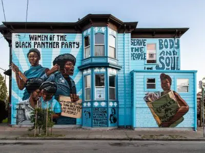 Une fresque street art à Oakland dans la banlieue de San Francisco / © Amir Aziz
