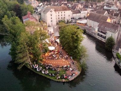 La Terrasse du moulin de Nemours sur les rives du Loing / © La Terrasse du moulin de Nemours