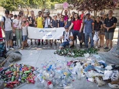 Les déchets collectés par les bénévoles de l'association Kanalien / © Jérômine Derigny pour Enlarge your Paris