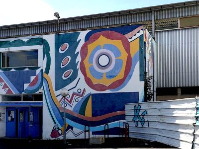 L'ancienne piscine de Vitry fait l'objet d'un appel à projets jusqu'au 15 août pour permettre à des street artistes de s'emparer des lieux / © Vitry'n urbaine