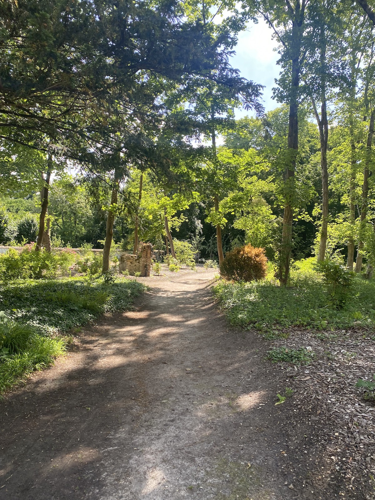 Sur les sentiers autour du château de Rosa Bonheur / © Vianney Delourme pour Enlarge your Paris