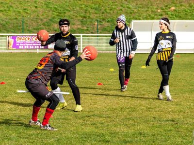 Les Olympiens Paris Quidditch lors d'une partie de Quidditch, le sport transposé de la saga Harry Potter / © Olympiens Paris Quidditch