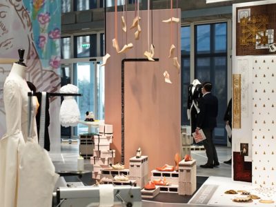 La galerie du 19 M, espace qui regroupe les artisans d'art de la Maison Chanel à Aubervilliers, a ouvert en janvier 2022 / © 19 M