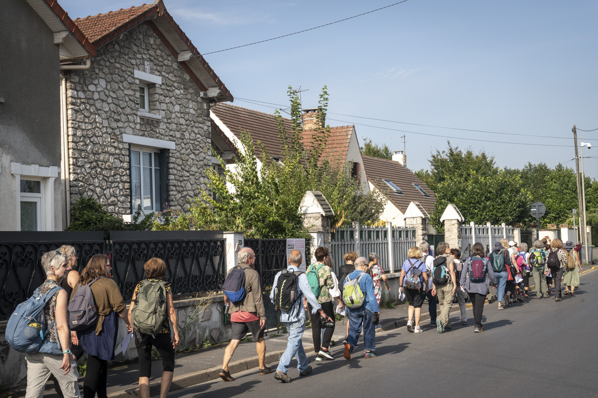 A travers les quartiers pavillonnaires de Villiers-le-Bel / © Jérômine Derigny pour Enlarge your Paris